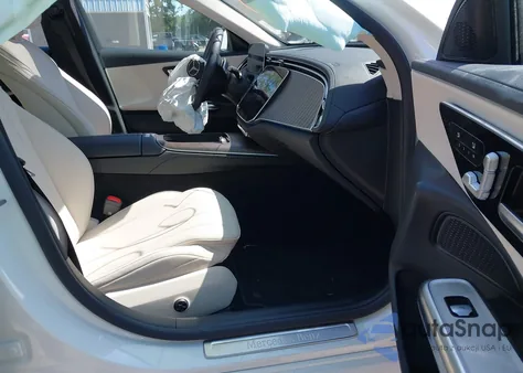 2025 Mercedes-Benz E 350 from USA, damaged, VIN W1KLF4GB5SA126173